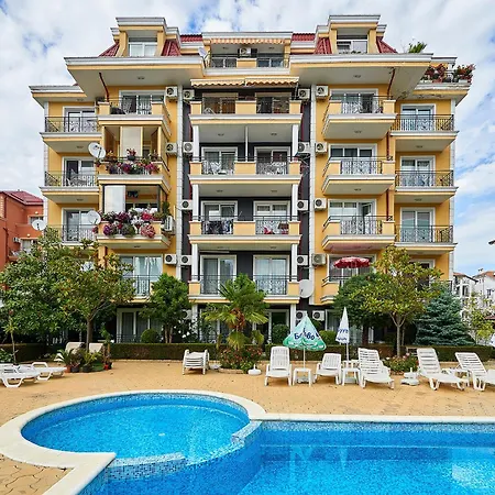 за гости магнолия резиденс Lägenhet *