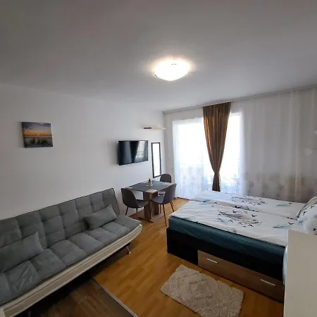за гости магнолия резиденс Apartman Napospart
